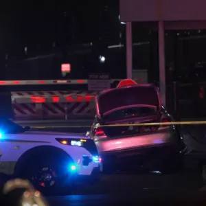 مقتل شخص اصطدمت سيارته بحاجز أمني للبيت الأبيض