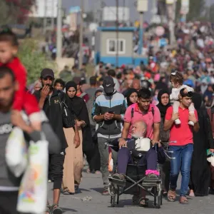 "أونروا" تؤكد أن نحو (300) ألف فلسطيني نزحوا من رفح مع استمرار "التهجير القسري"