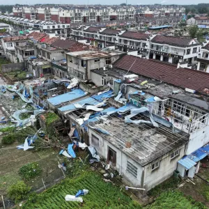 مقتل 5 أشخاص على الأقل وإصابة 33 جراء إعصار في الصين