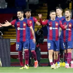 برشلونة يهزم قادش بصعوبة في الدوري الإسباني