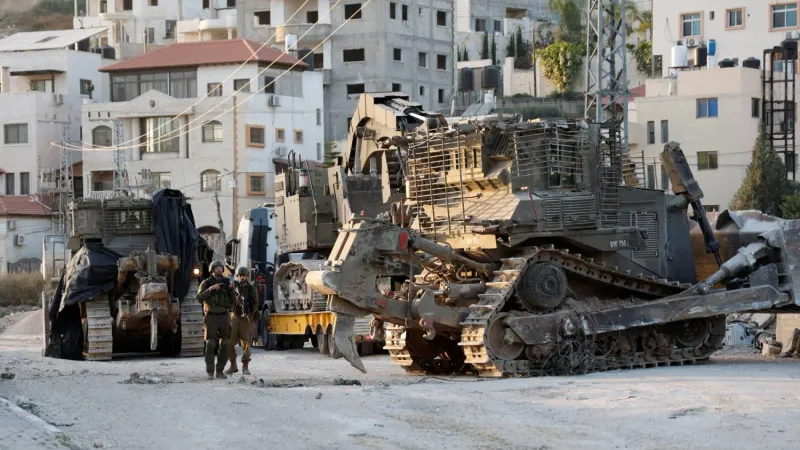 قوات إسرائيلية تقتحم طولكرم وتفرض حظراً للتجوال في مخيم نور شمس