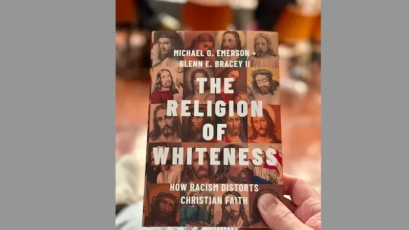 كتاب يكشف "دين البياض" في أمريكا