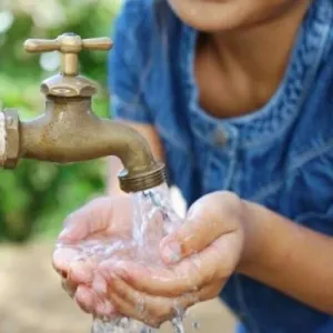 معهد الإحصاء: تمكن 95،8 بالمائة من التونسيين الوصول إلى خدمة توزيع مياه الشرب في 2023