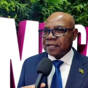 وزير جامايكي: دبي نقطة التقاء جزر الكاريبي مع العالم