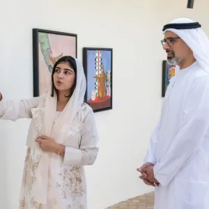 خالد بن محمد بن زايد يزور المعرض الفني الطلابي "وطني إبداعي"