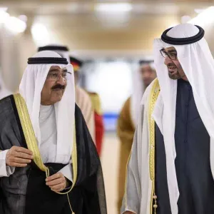 سمو الأمير يتلقى اتصالا هاتفيا من رئيس الإمارات