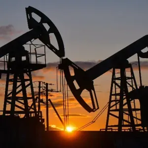 ارتفاع أسعار النفط في مستهل تعاملات اليوم مدعومة بتوقعات ارتفاع الطلب الصيفي