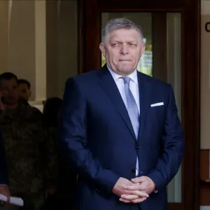 وزير الدفاع السلوفاكي يعلن خضوع رئيس الوزراء لعملية جراحية جديدة