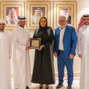 وزارة الإسكان تبحث سبل التعاون مع جمعية الصم البحرينية