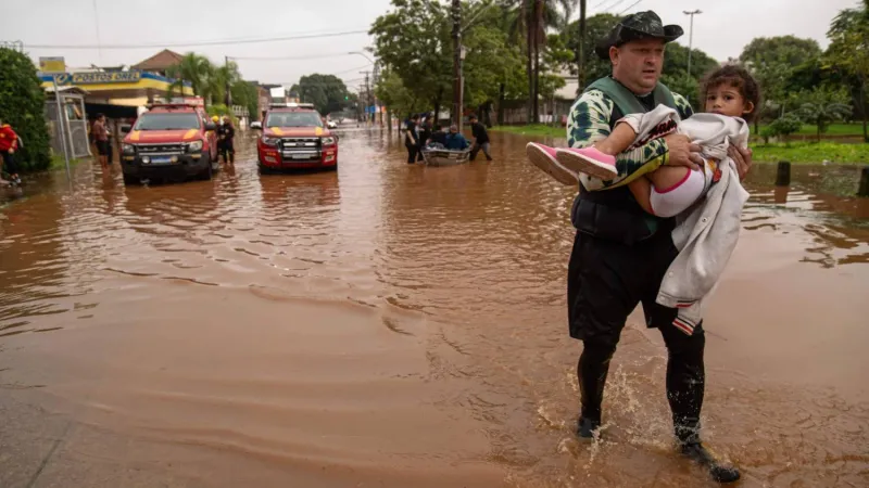 فيضانات غير مسبوقة تجبر 70 ألف شخص في البرازيل على ترك منازلهم