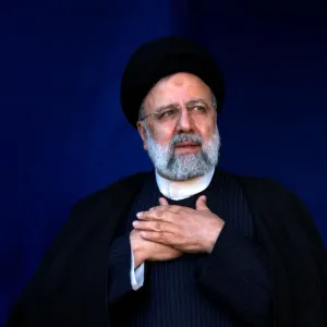 إيران تعلن وفاة رئيسها ومرافقيه في حادث تحطم مروحية