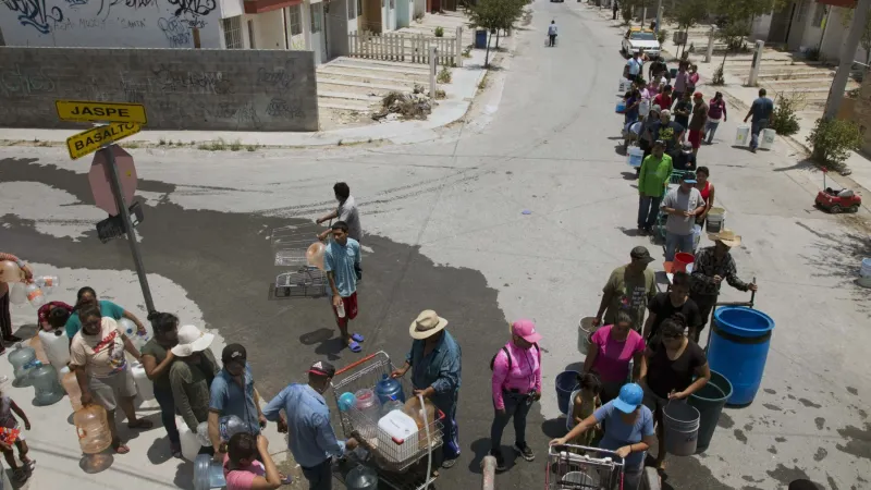أزمة نقص المياه تضرب أحياء الأغنياء في مكسيكو سيتي.. وترقب لـ "يوم الصفر"