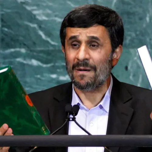 ماذا تخفي الزيارة السرية للرئيس الإيراني السابق أحمدي نجاد إلى المجر؟
