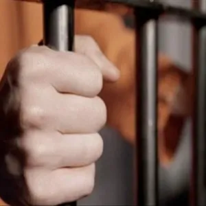 القبض على أجنبي محكوم عليه بالحبس 142 سنة بالشيخ زايد