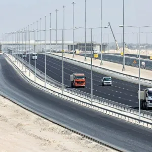 الداخلية تحدد أوقات حظر دخول الشاحنات والحافلات الأكثر من 25 راكباً إلى الدوحة ومتطلبات التصريح