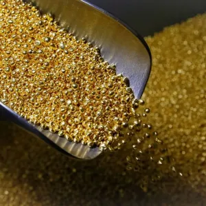 الذهب يتجه نحو أكبر انخفاض أسبوعي في خمسة شهر