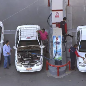 ارتفاع أسعار الوقود في مصر: الأسباب والتداعيات