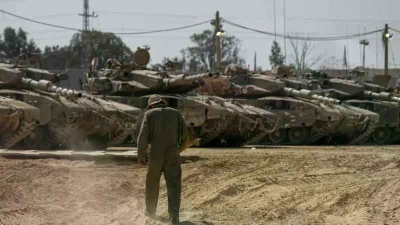 في مؤشر على اجتياح رفح.. إسرائيل تحشد دباباتها ومدرعاتها على طول الحدود الجنوبية لقطاع غزة https://arabic.euronews.com/2024/04/26/dozens-israeli-tanks...