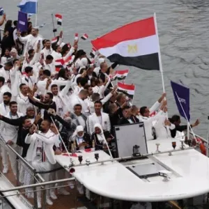 سارة سمير وأحمد الجندي يرفعان علم مصر في حفل افتتاح أولمبياد باريس (فيديو)