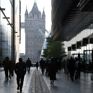 اقتصاد بريطانيا ينتعش بقوة منهياً «ركوداً فنياً»