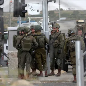 القوات الإسرائيلية تشن حملة اقتحامات واعتقالات في الضفة الغربية (فيديو)