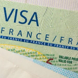 التجنس وتأشيرات فرنسا وتصاريح الإقامة.. إليكم حصة الجزائريين