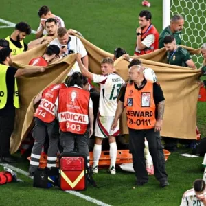 شاهد: لحظة تعرض لاعب ⁧‫المجر‬⁩ لإصابة خطيرة عقب اصطدامه بحارس⁧‫ منتخب اسكتلندا