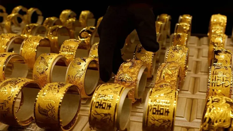 أسعار الذهب في مصر تتراجع 5 جنيهات.. وعيار 21 يسجل 3095 جنيهًا