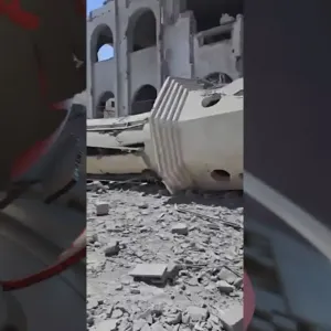 بالفيديو.. الجيش الإسرائيلي يدمر مسجد ابن تيمية في رفح