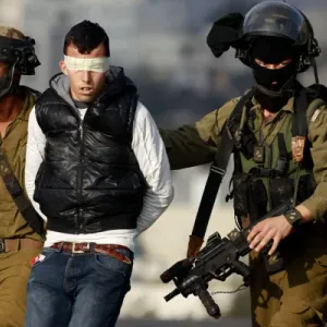 قوات الاحتلال تعتقل (15) فلسطينيا من الضفة وارتفاع عدد المعتقلين إلى (6170) معتقلا