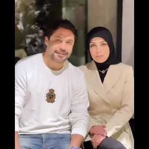 أحمد حسن يحتفل بعيد زواجه الـ25.. فيديو مميز ورسالة كوميدية