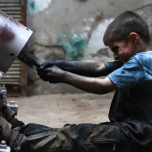 تقرير حقوقي ينقل شهادات أطفال يعملون بمهنة "قاسية" في العراق: انتهاكات جسيمة