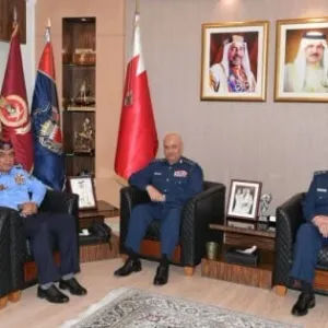 رئيس الأمن العام يستقبل ضابط الارتباط الأمني الأردني