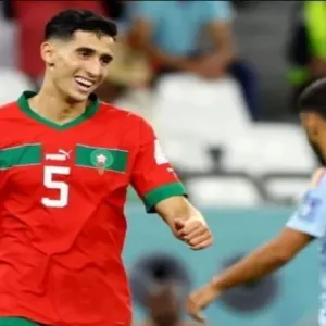 مدافع المنتخب المغربي نايف أكرد في طريقه لفريق عالمي