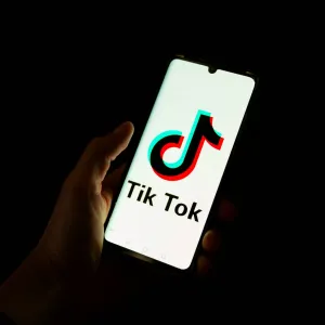 أول رد من TikTok بعد إقرار النواب الأميركي مشروع قانون من شأنه حظر التطبيق