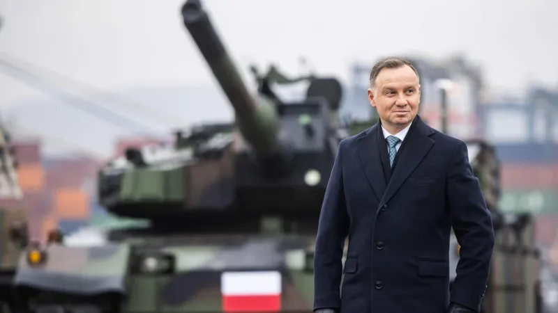 الرئيس البولندي يدلي بتصريحات بشأن الأسلحة النووية