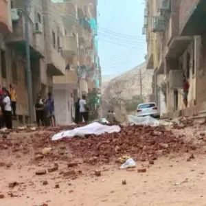 محافظ أسوان يقدم تعازيه في ضحايا العاصفة الترابية