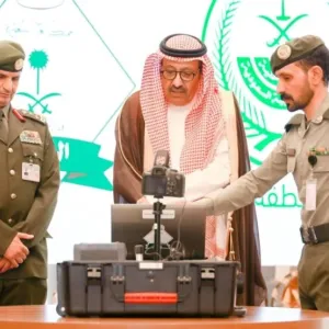 أمير الباحة يطلع على أجهزة الدعم المساندة بجوازات المنطقة
