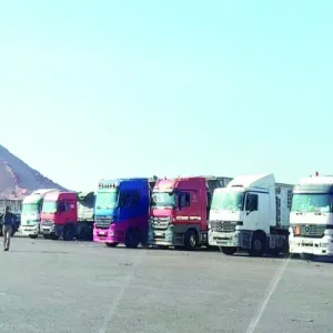 العراق.. الابتزاز والجباية في السيطرات تدفع أصحاب الشاحنات للإضراب