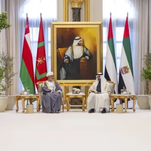 الإمارات وسلطنة عمان تؤسسان شراكات استثمارية بقيمة 129 مليار درهم