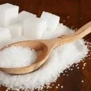 ماذا يحدث لجسمك عند تقليل السكر؟ وما الكمية الموصى بها يوميًا؟