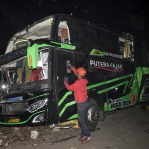 قتلى وإصابة العشرات في حادث مروري بإندونيسيا