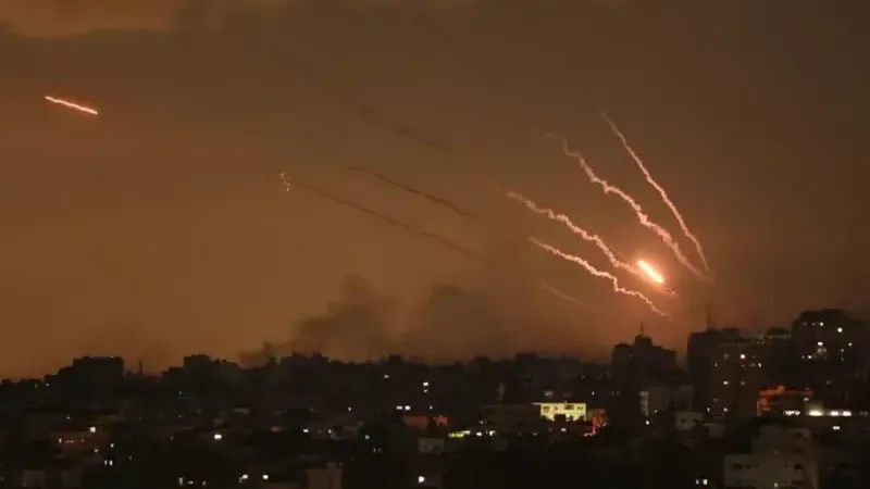 انسحاب الجيش الإسرائيلي من طولكرم، وصواريخ تُطلق من غزة اتجاه إسرائيل