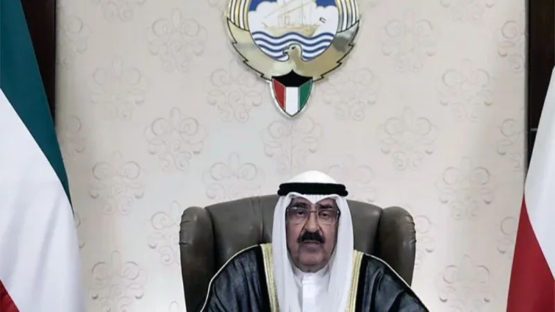 أمير الكويت يأمر بحل مجلس الأمة وتجميد بعض مواده لأربع سنوات