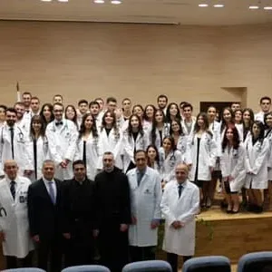 حفل ارتداء الرداء الأبيض في جامعة الروح القدس... خطوة هامّة لطلاب الطب