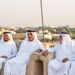 سعود بن صقر يقدم واجب العزاء في وفاة الشيخ خالد بن سعود بن خالد القاسمي