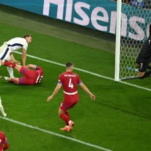 لقطة يورو 2024.. العارضة تحرم هاري كين من أول أهدافه مع إنجلترا (فيديو)