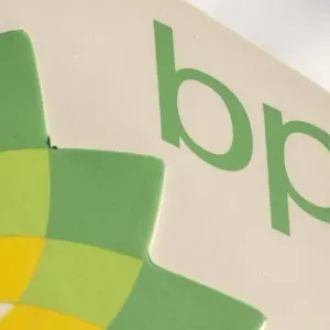 "BP" تتخلى عن طاقة الرياح لجذب المستثمرين ومواجهة تراجع سعر النفط