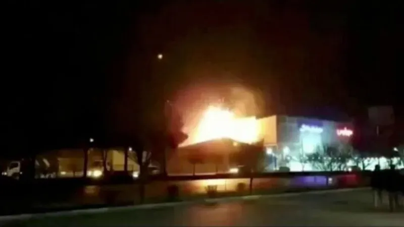 انفجارات في أصفهان وتقارير عن هجوم إسرائيلي