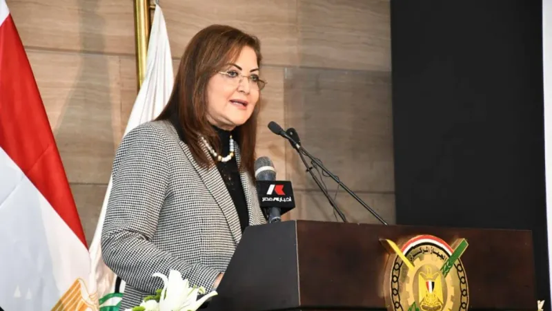 وزيرة التخطيط المصرية: إيرادات قناة السويس تراجعت 50% بسبب توترات البحر الأحمر